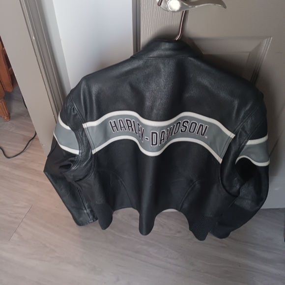 Harley jacket - Picture 2 of 2